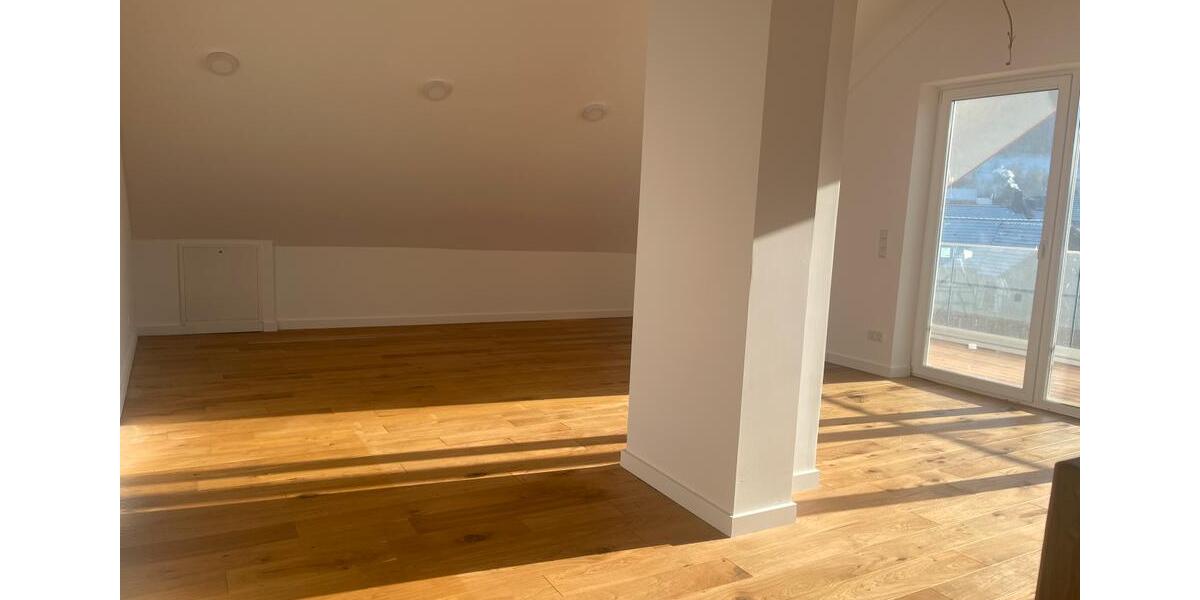 Einfamilienhaus Wetter (Hessen) - 6.5 Zimmer, 250 m&sup2;, 2.250&euro; | Angebot:24967369