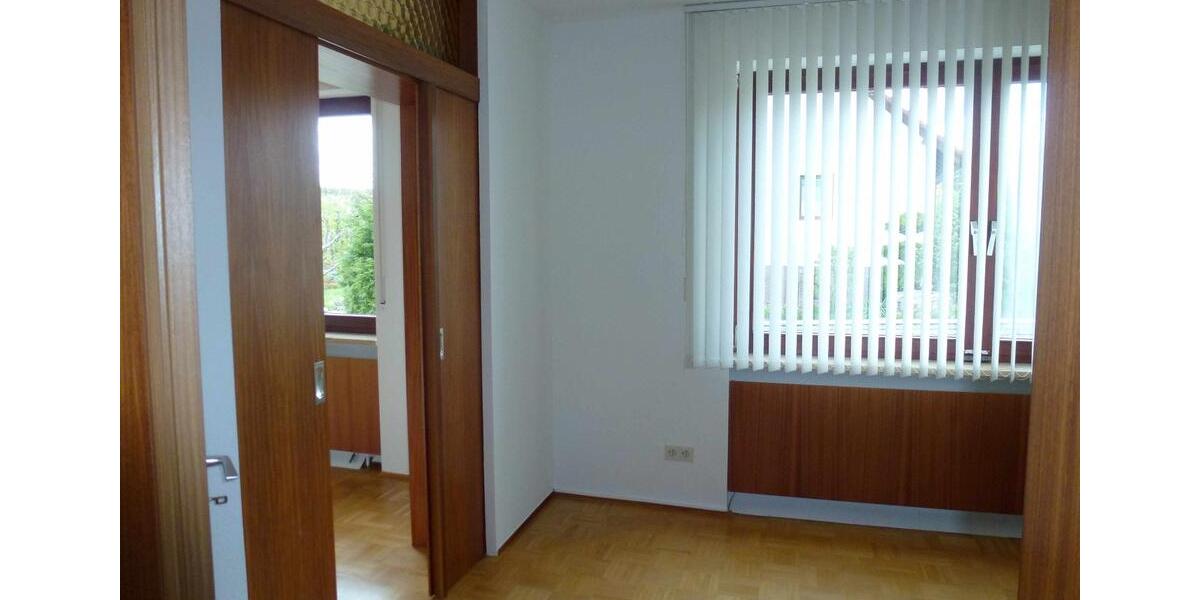 Erdgeschoßwohnung Röttenbach - 3 Zimmer, 144 m&sup2;, 1.050&euro; | Angebot:26129638