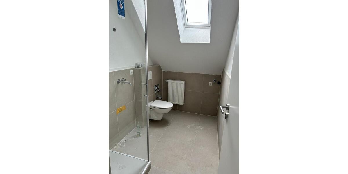 Dachgeschoßwohnung Singen (Hohentwiel) - 4 Zimmer, 80 m&sup2;, 1.025&euro; | Angebot:26550343