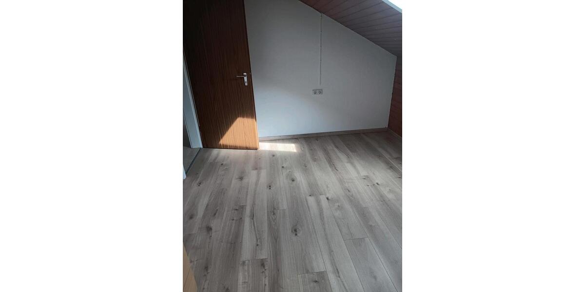 Dachgeschoßwohnung Bodenkirchen - 2 Zimmer, 50 m&sup2;, 440&euro; | Angebot:25993369