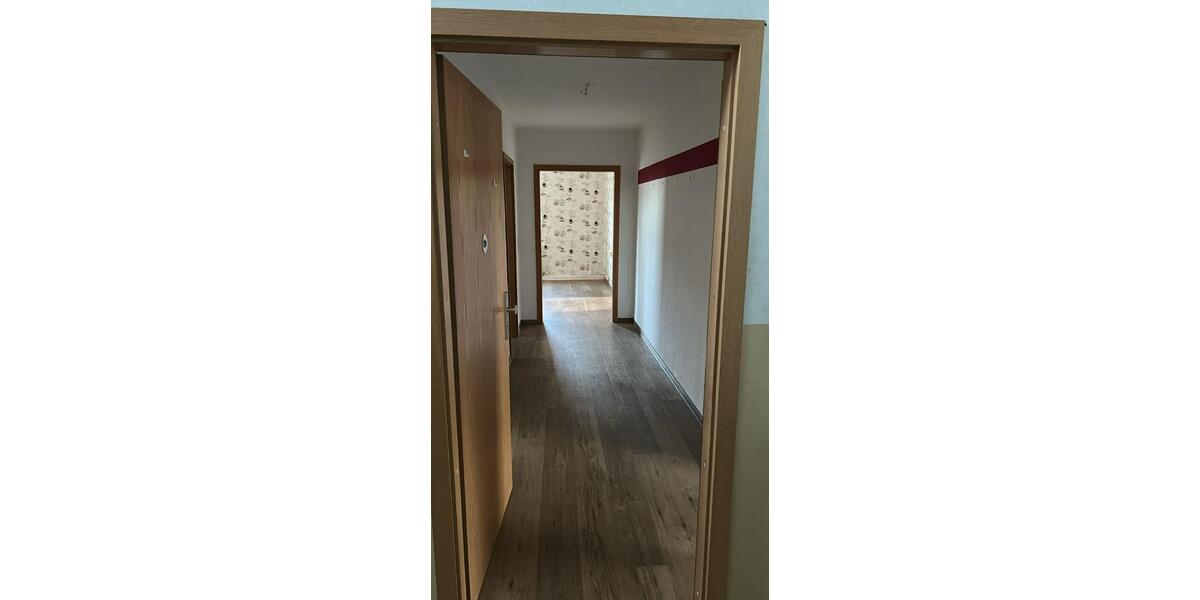 Etagenwohnung Kraftsdorf - 3 Zimmer, 80 m&sup2;, 350&euro; | Angebot:26605347