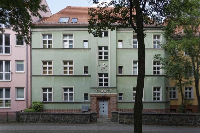 2-Raum-Wohnung im Dachgeschoss zimmer