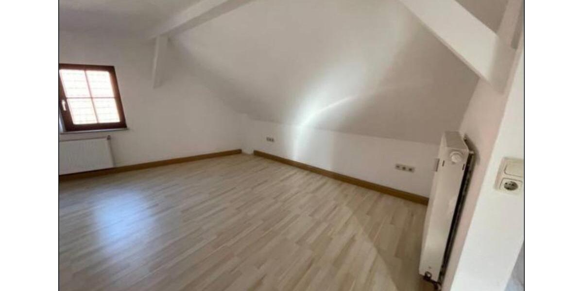 Dachgeschoßwohnung Schmalkalden - 2 Zimmer, 46 m&sup2;, 320&euro; | Angebot:26248201