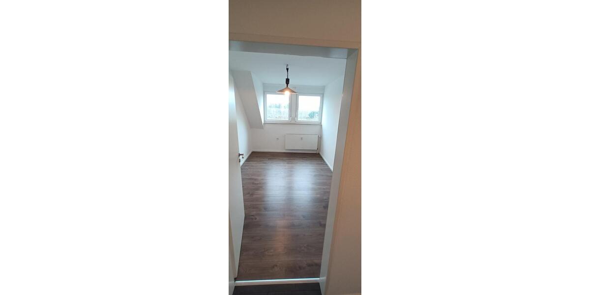 Dachgeschoßwohnung Geeste - 4 Zimmer, 110 m&sup2;, 770&euro; | Angebot:25698822