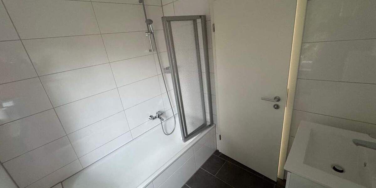 Etagenwohnung Brühl Pingsdorf - 3 Zimmer, 84 m&sup2;, 1.000&euro; | Angebot:23824241