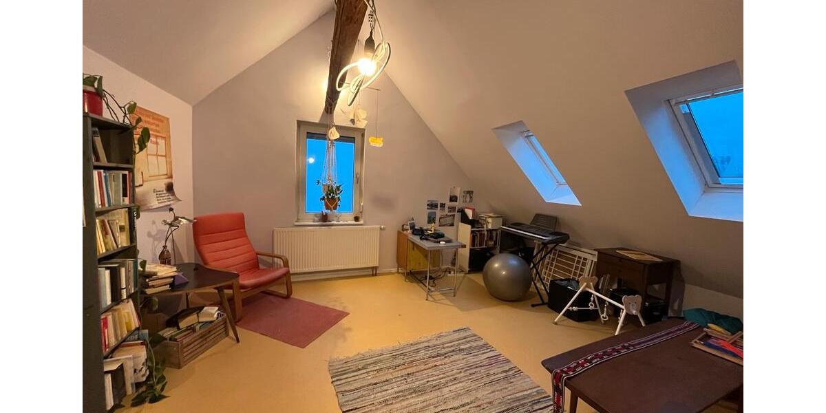 Einfamilienhaus Frankfurt am Main Nord-Ost - 2 Zimmer, 90 m&sup2;, 1.400&euro; | Angebot:24707528