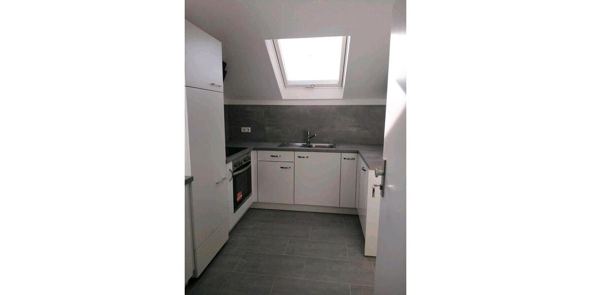 Dachgeschoßwohnung Salach - 2 Zimmer, 50 m&sup2;, 600&euro; | Angebot:26705339