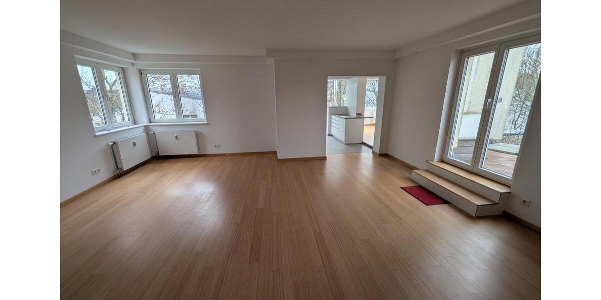 Etagenwohnung Berlin Tempelhof-Schöneberg - 3 Zimmer, 142 m&sup2;, 2.100&euro; | Angebot:26110948