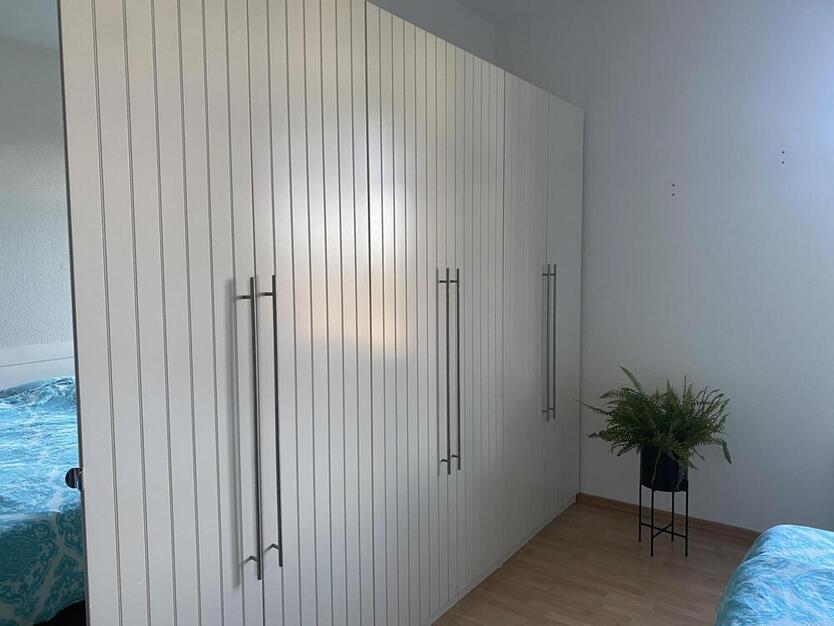 Ruhig gelegene 3-Zimmer-Wohnung mit Wintergarten auf großem Grundstück am Friedensberg