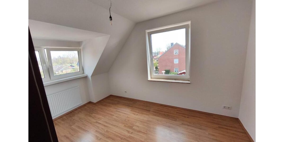 Dachgeschoßwohnung Buxtehude - 3 Zimmer, 69 m&sup2;, 825&euro; | Angebot:26629402