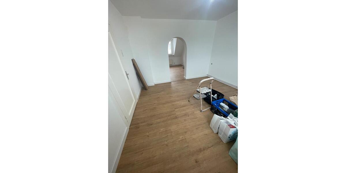 Renovierte helle 3 Zimmer Dachgeschoss Wohnung mit Aussicht 3 zimmer