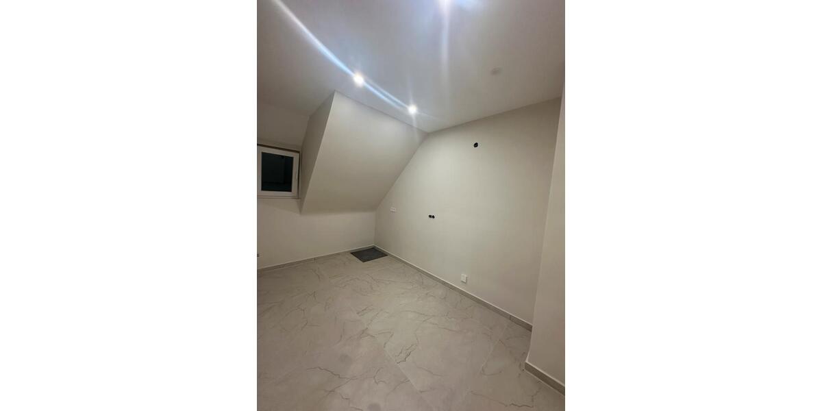 Dachgeschoßwohnung Hamburg Harburg - 3 Zimmer, 80 m&sup2;, 1.300&euro; | Angebot:26620959
