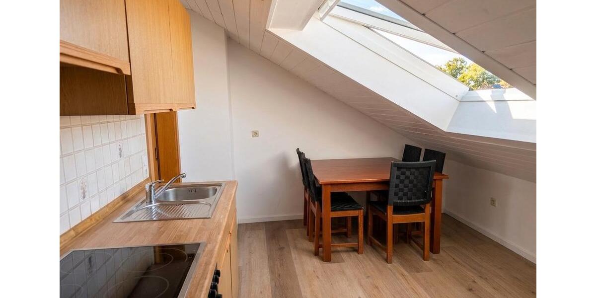 Dachgeschoßwohnung Wenzenbach - 4 Zimmer, 89 m&sup2;, 990&euro; | Angebot:26284468