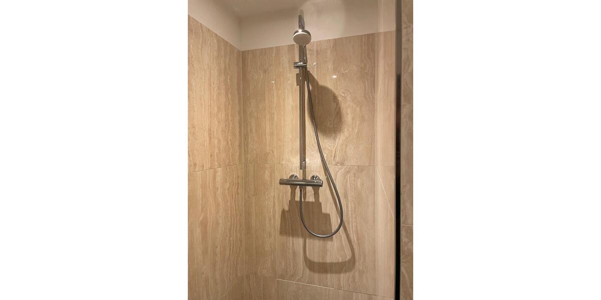 4 Zimmer | Souterrain | Terrasse | Fußbodenheizung | Dusche und Wanne | Stellplatz mgl. 4 zimmer