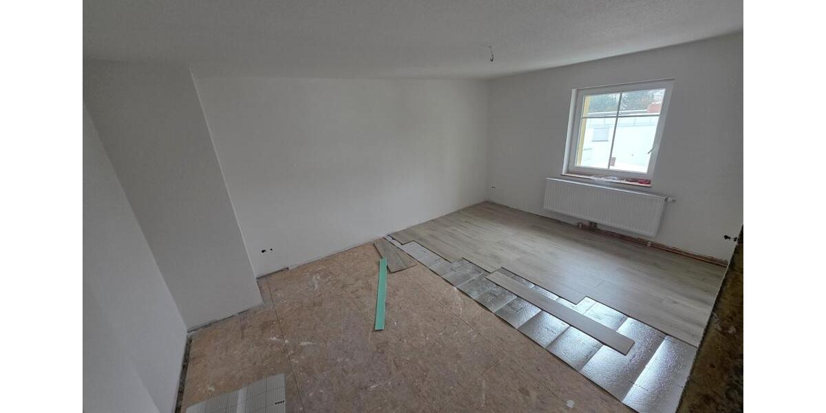 Dachgeschoßwohnung Böhlen - 3 Zimmer, 72 m&sup2;, 648&euro; | Angebot:24770522
