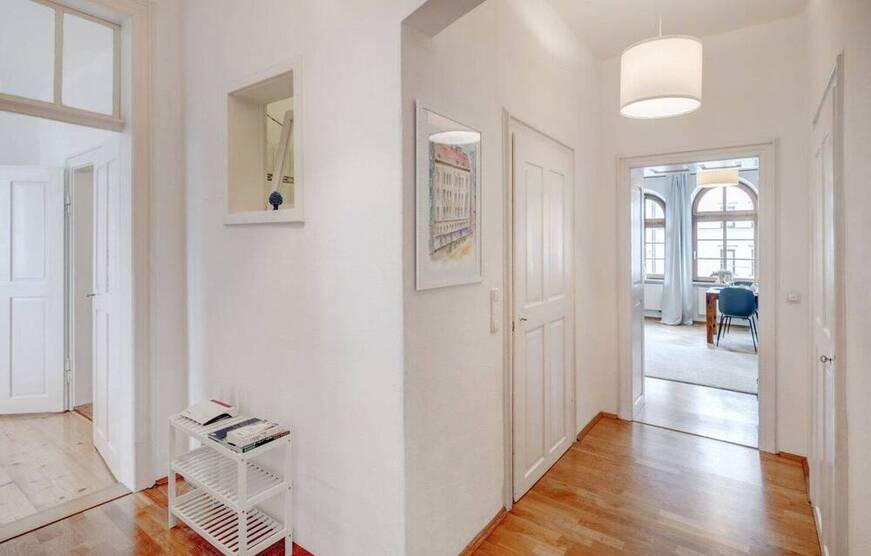 Lehel Isartor. Zentrale Bestlage. Neu, exklusiv möblierte 3,5 Zimmer.