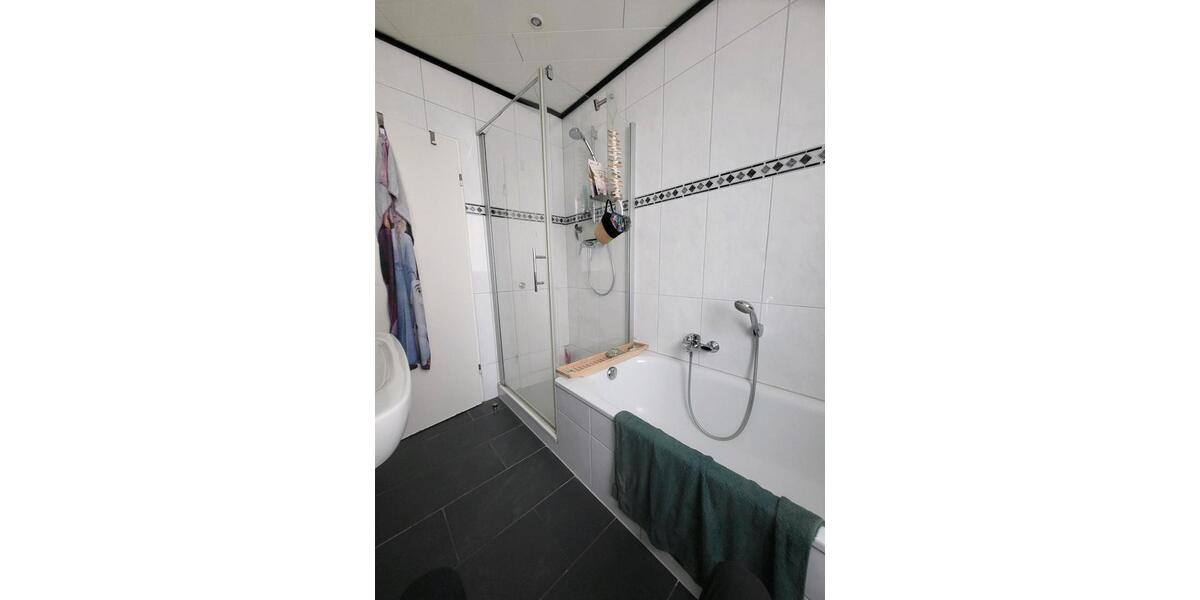 Zimmer frei für eine WG (Kurz oder auf Dauer) 3.5 zimmer