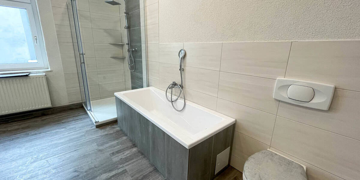 Etagenwohnung Aue Aue - 3 Zimmer, 100 m&sup2;, 650&euro; | Angebot:26141608