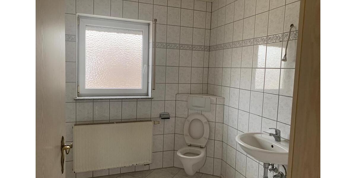 Dachgeschoßwohnung Limburg an der Lahn - 4 Zimmer, 94 m&sup2;, 1.000&euro; | Angebot:25285667