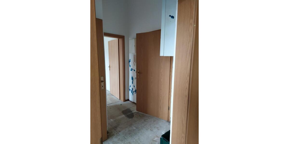 Etagenwohnung Roßwein - 3 Zimmer, 60 m&sup2;, 270&euro; | Angebot:26011097
