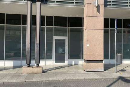 Einzelhandel in Frankfurt am Main 3.555 € 90 m² zimmer
