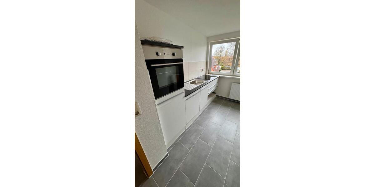 Helle 2-Zimmer-Wohnung mit neuer Küche & Stellplatz 2 zimmer