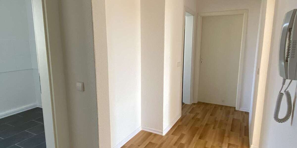 Etagenwohnung Groß Schacksdorf - 3 Zimmer, 66 m&sup2;, 323&euro; | Angebot:26134159