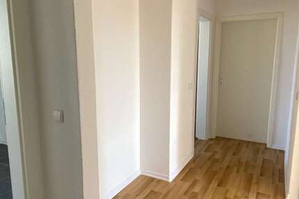 Wohnung Groß Schacksdorf - 3 Zimmer, 66 m&sup2;, 323&euro; | Angebot:26134159
