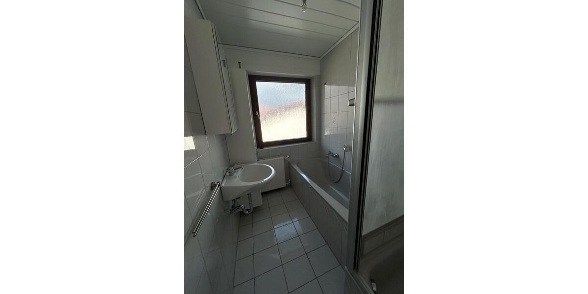 Etagenwohnung Balingen - 2 Zimmer, 90 m&sup2;, 900&euro; | Angebot:25987981