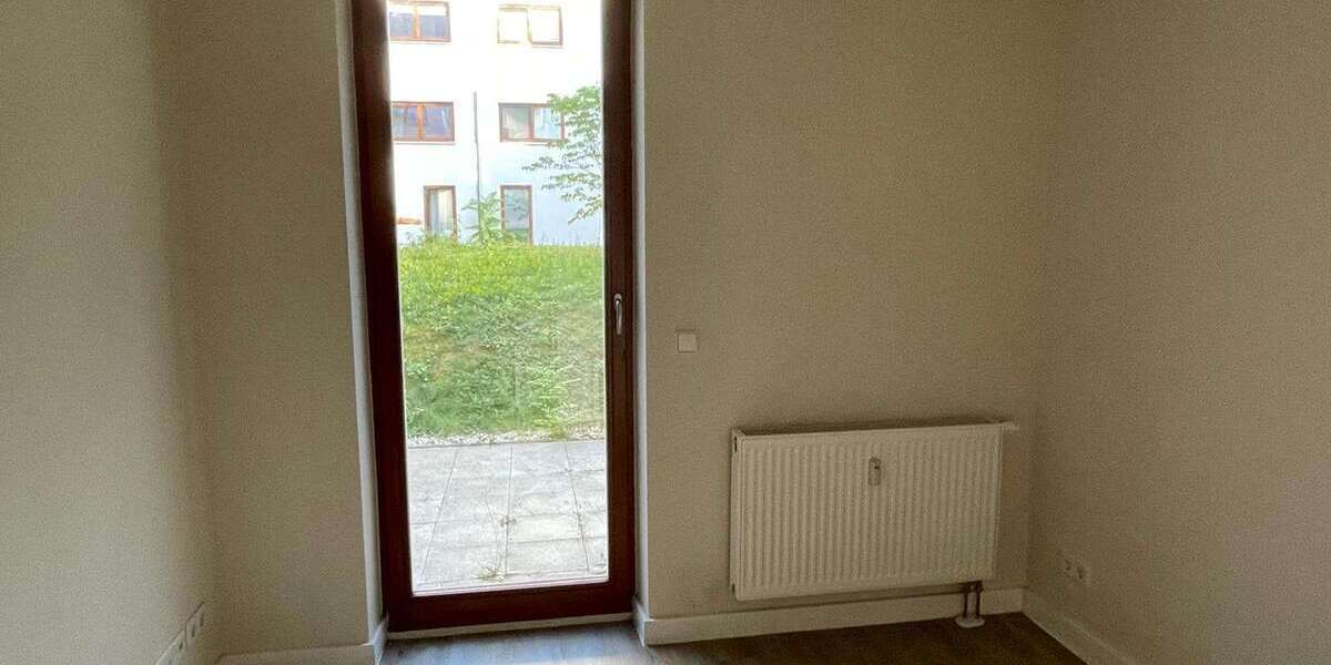 Etagenwohnung Dresden Strehlen - 1 Zimmer, 25 m&sup2;, 338&euro; | Angebot:26220923