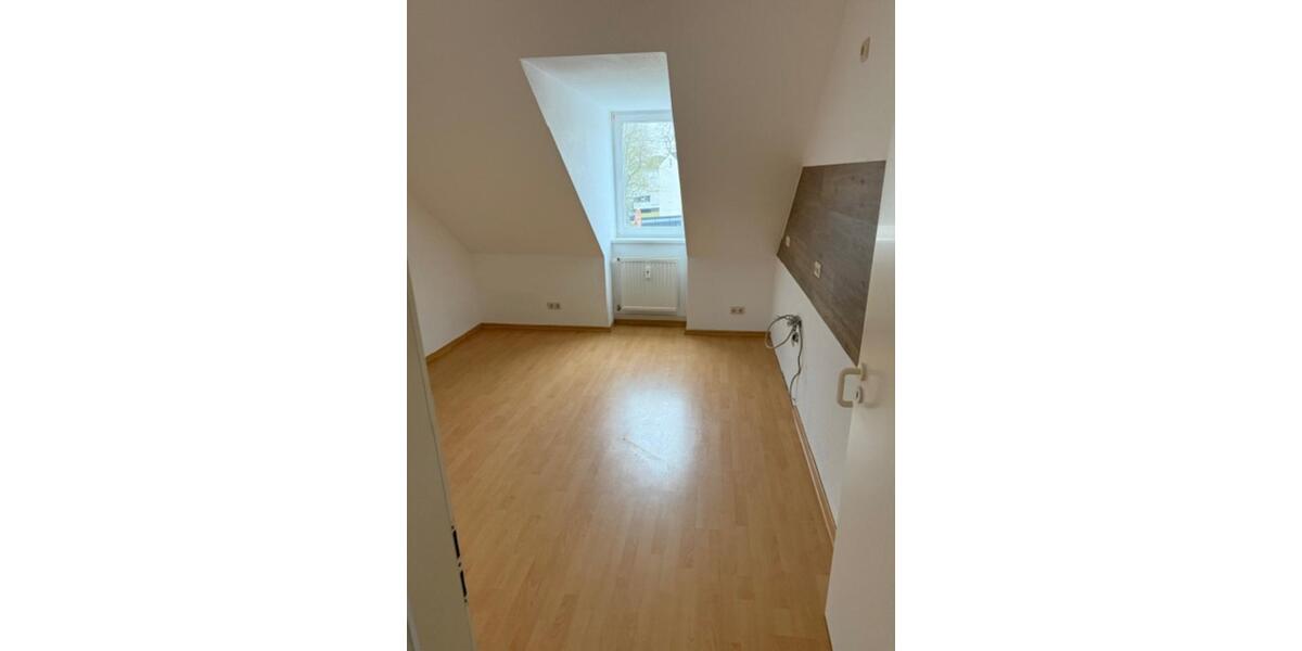 Dachgeschoßwohnung Parchim - 3 Zimmer, 80 m&sup2;, 560&euro; | Angebot:23767909