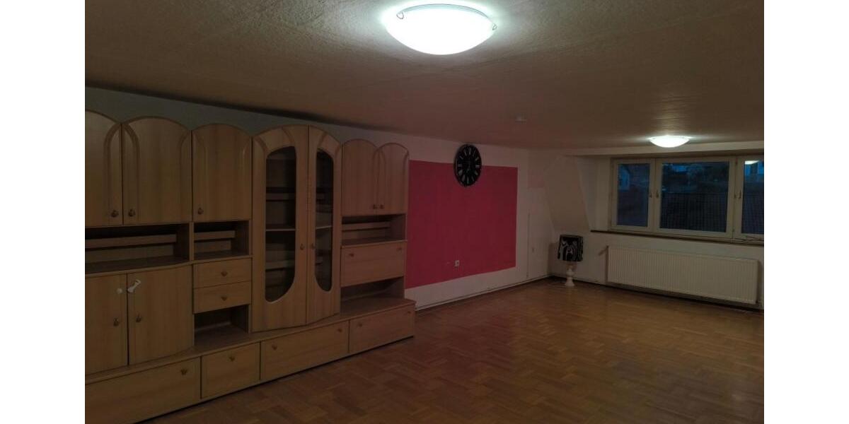 Etagenwohnung Helsa - 3 Zimmer, 90 m&sup2;, 685&euro; | Angebot:25931307