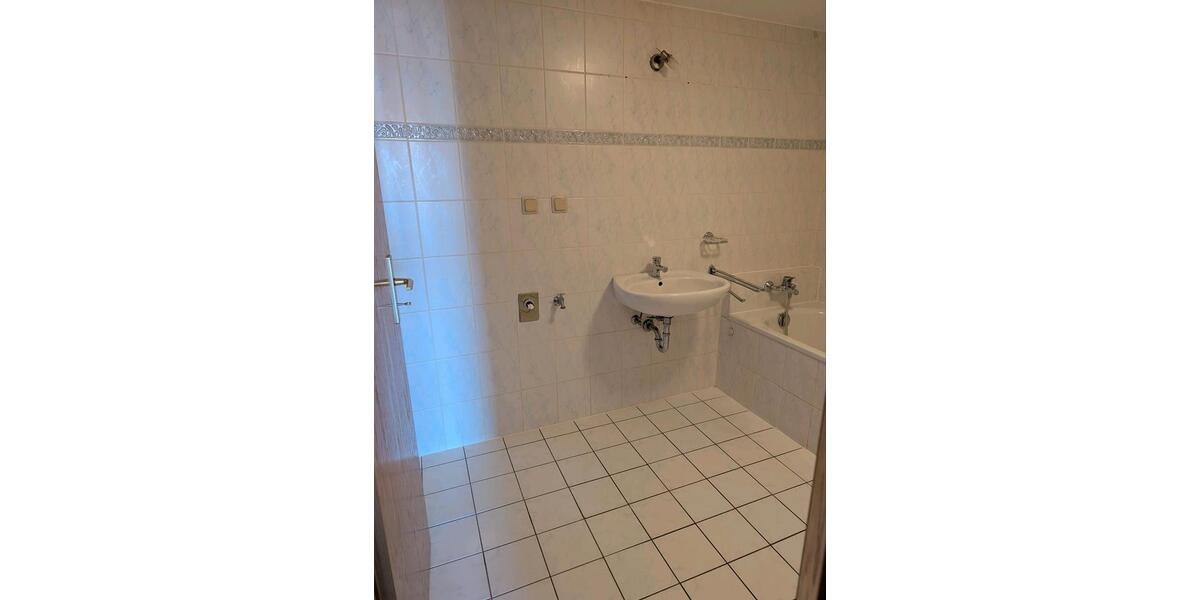 Etagenwohnung Eschwege - 2 Zimmer, 74 m&sup2;, 490&euro; | Angebot:26062066