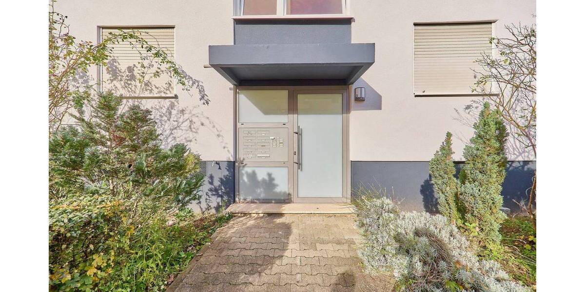 Etagenwohnung Schwetzingen - 3 Zimmer, 99 m&sup2;, 1.320&euro; | Angebot:26308333