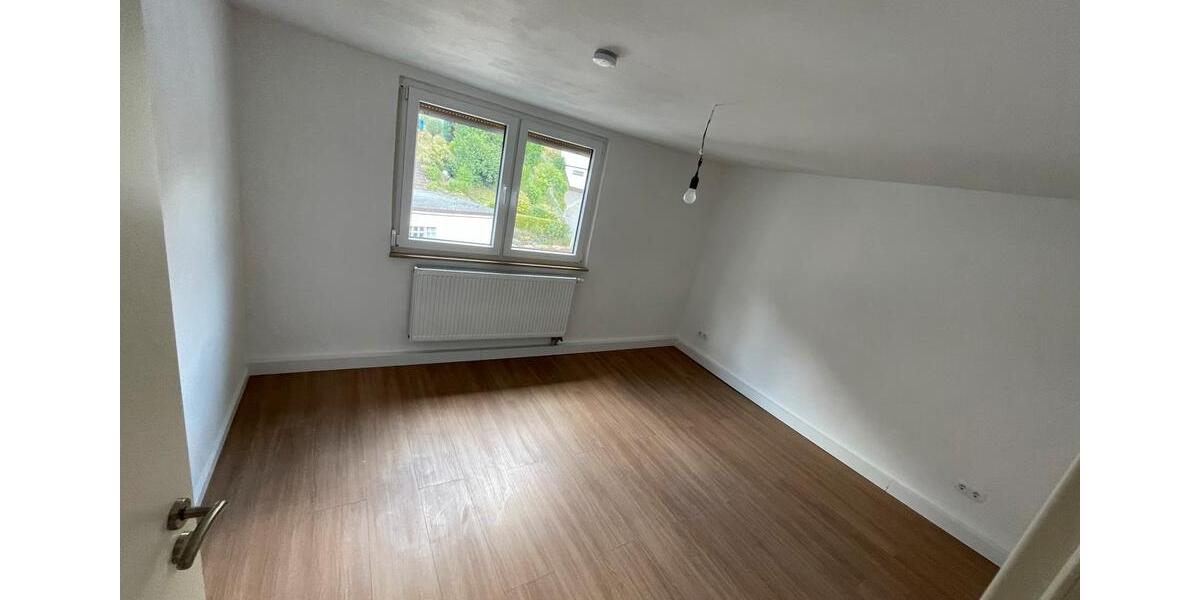 Etagenwohnung Annweiler am Trifels - 4 Zimmer, 120 m&sup2;, 1.300&euro; | Angebot:26626119
