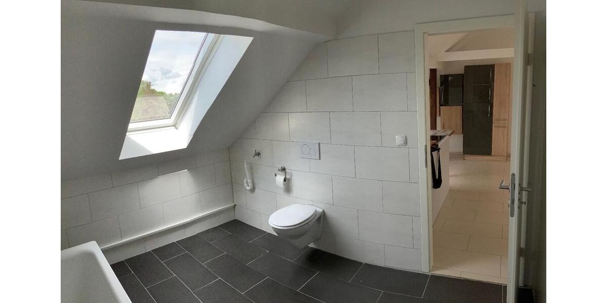 Sanierte 2-Zimmer-Wohnung mit EBK in Dinslaken zimmer