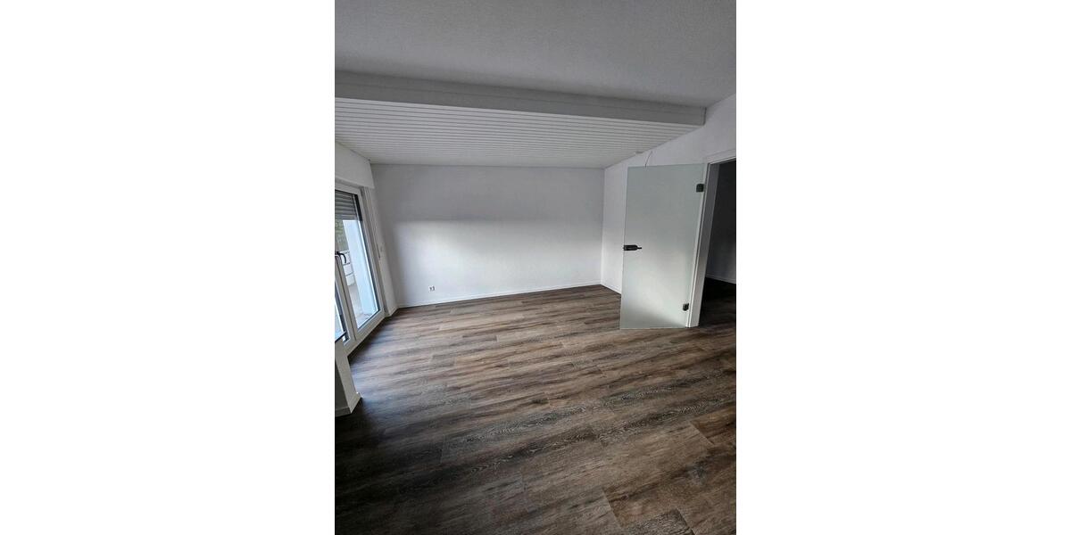 Etagenwohnung Osnabrück Gretesch - 2 Zimmer, 92 m&sup2;, 1.000&euro; | Angebot:25045252