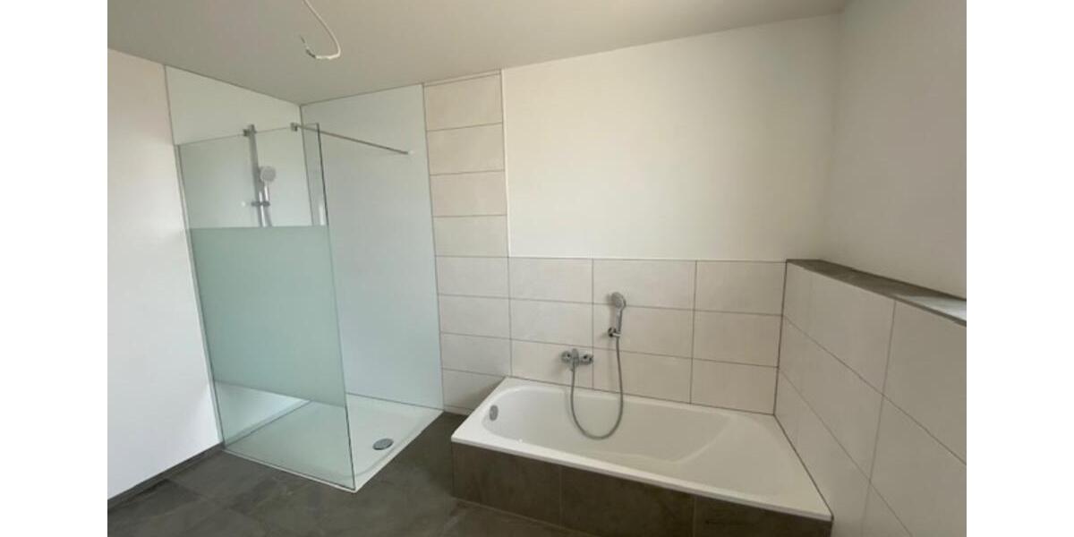 Erstbezug - moderne DH Hälfte mit PV Anlage, Wallbox, Wärmepumpe 4 zimmer