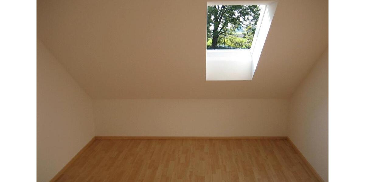 Dachgeschoßwohnung Berglern - 2 Zimmer, 32 m&sup2;, 480&euro; | Angebot:26603781