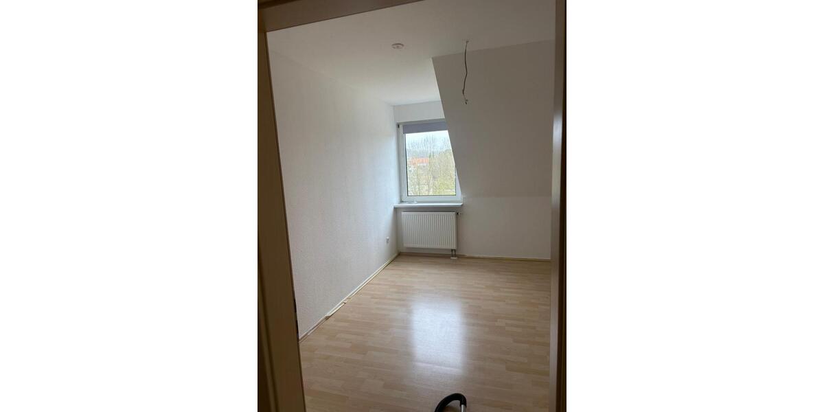 Dachgeschoßwohnung Ottrau - 4 Zimmer, 102 m&sup2;, 660&euro; | Angebot:25376534