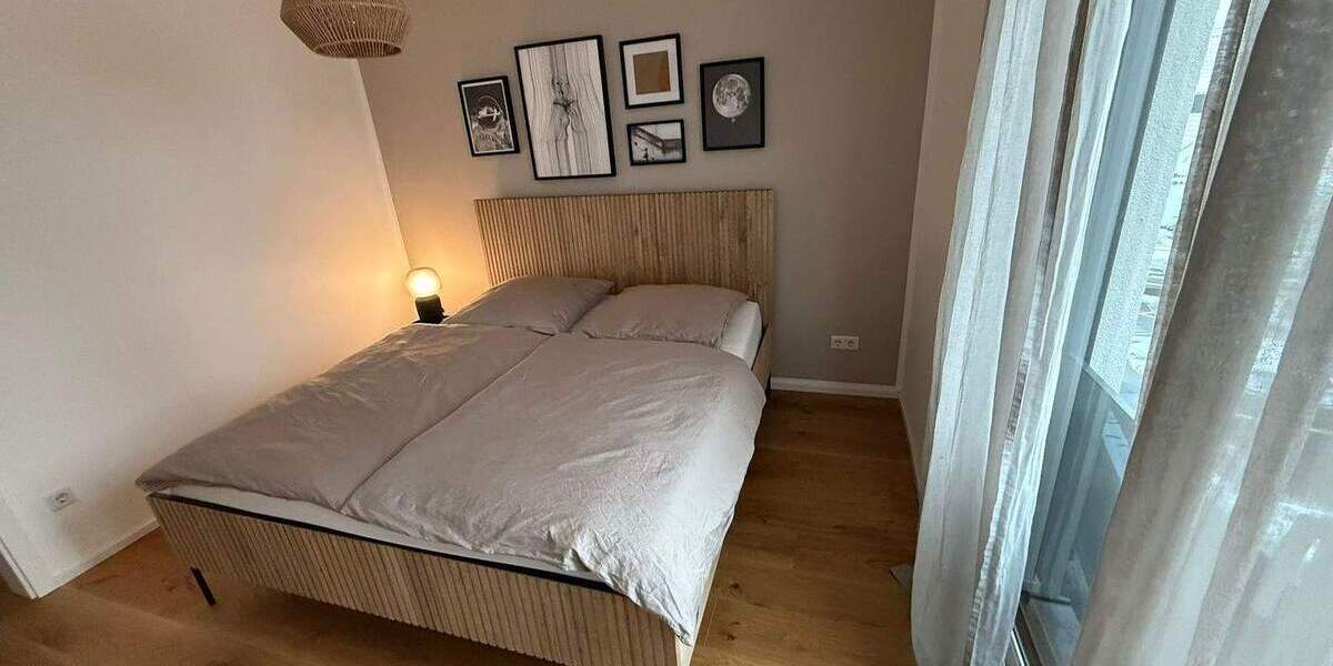 Wunderschöne Maisonette-Whg. in Alt-Junkersdorf mit Loggia - Anfragen per E-Mail - 4 zimmer