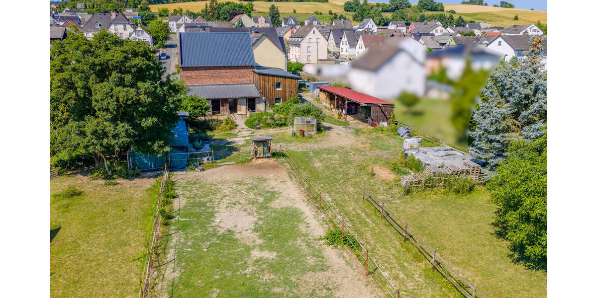 Einfamilienhaus Niederneisen - 9 Zimmer, 255 m&sup2;, 2.250&euro; | Angebot:26712884