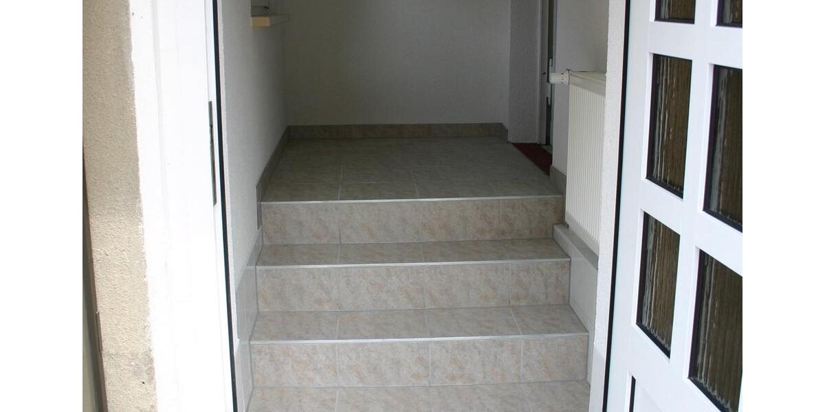 Doppelhaushälfte Staßfurt - 3 Zimmer, 70 m&sup2;, 850&euro; | Angebot:24532599