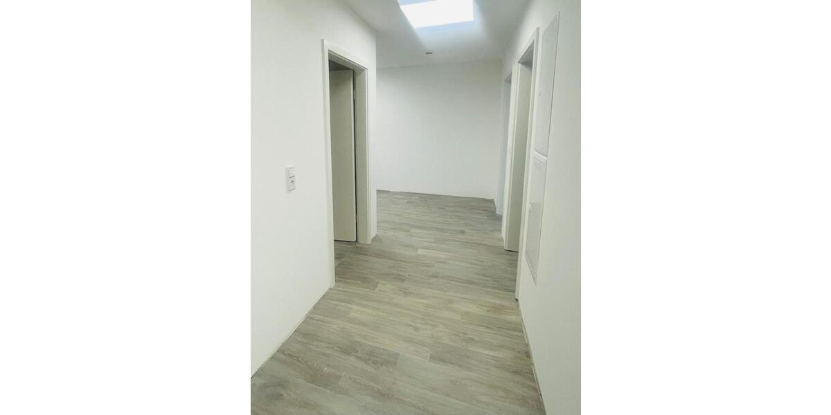 Dachgeschoßwohnung Brandenburg an der Havel Bahnhofsvorstadt - 4 Zimmer, 132 m&sup2;, 1.185&euro; | Angebot:25417231