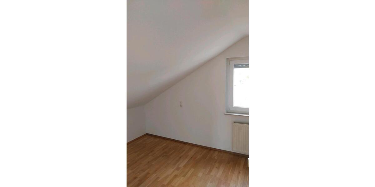 Dachgeschoßwohnung Michelstadt - 2 Zimmer, 80 m&sup2;, 800&euro; | Angebot:26692215