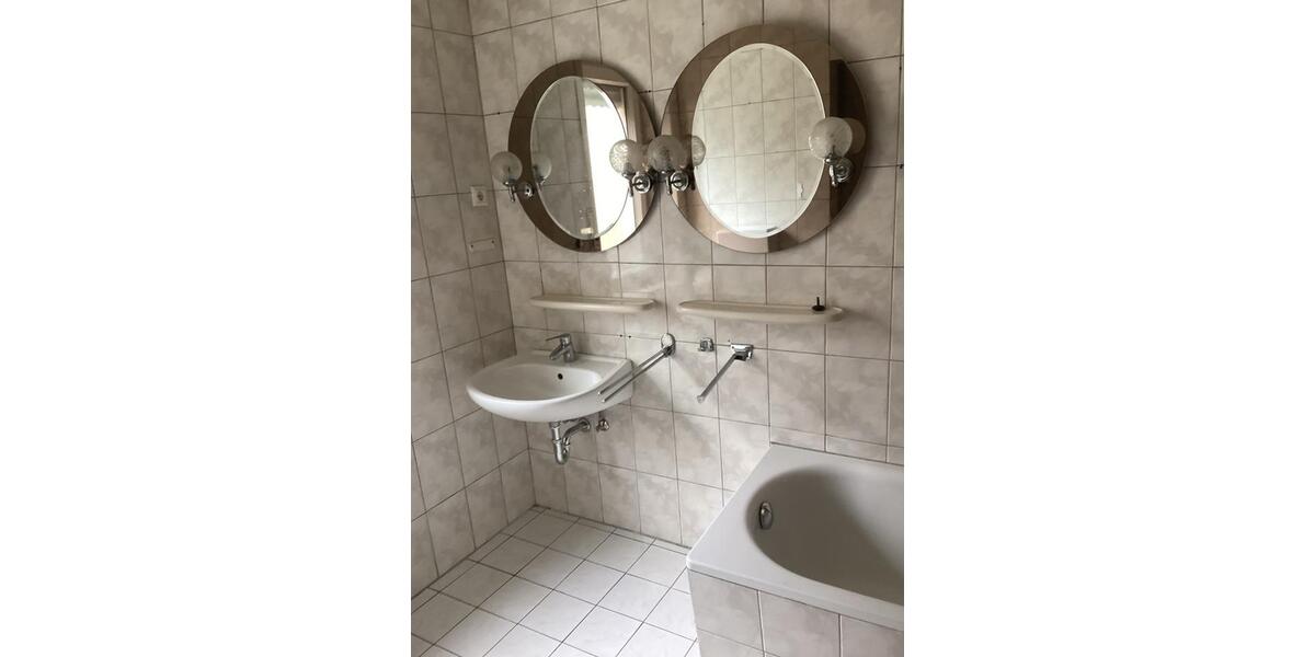 Erdgeschoßwohnung Extertal - 3 Zimmer, 100 m&sup2;, 500&euro; | Angebot:25635928