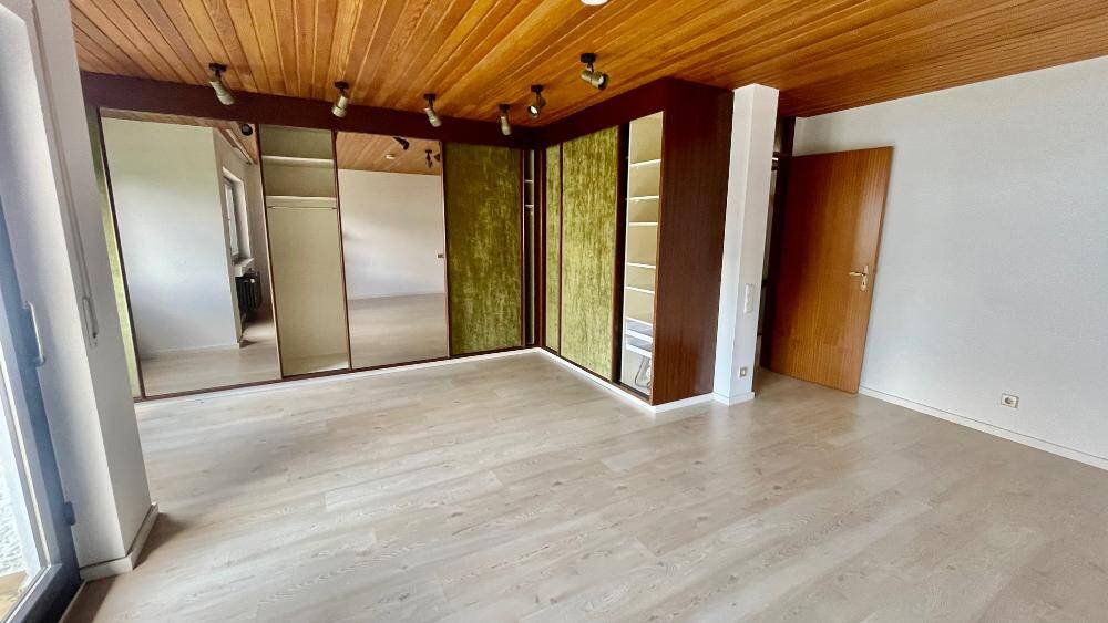 Mehrfamilienhaus, Wohnhaus Böblingen - 4 Zimmer, 143 m&sup2;, 2.750&euro; | Angebot:26378141