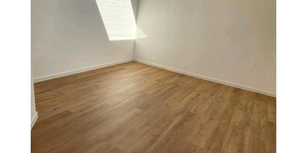 Dachgeschoßwohnung Bad Neustadt an der Saale - 3 Zimmer, 85 m&sup2;, 990&euro; | Angebot:24329997