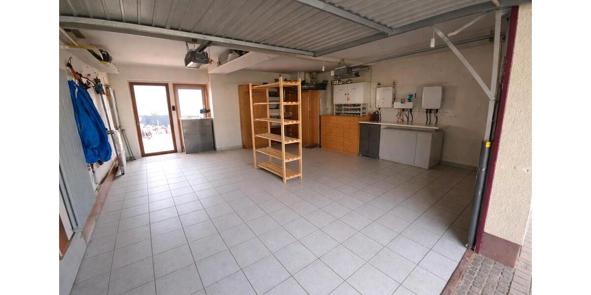 Einfamilienhaus Bexbach - 5 Zimmer, 230 m&sup2;, 1.800&euro; | Angebot:26039639