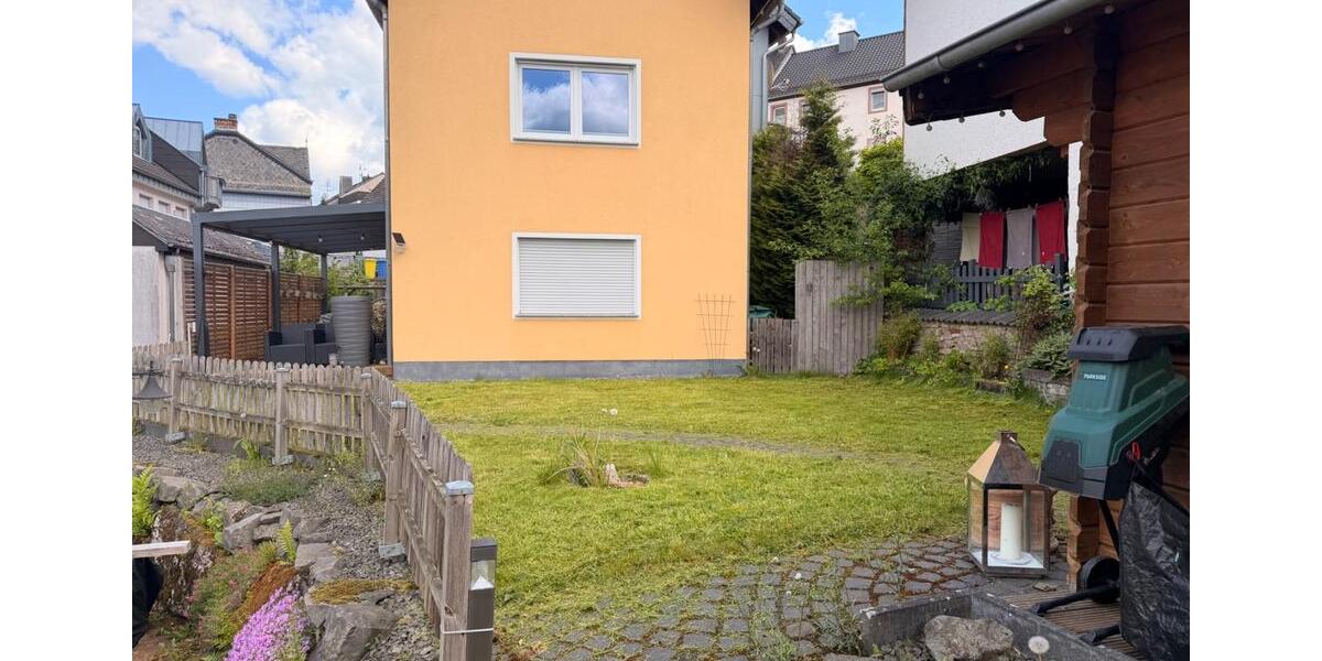 Erdgeschoßwohnung Gerolstein - 4 Zimmer, 120 m&sup2;, 900&euro; | Angebot:26618741